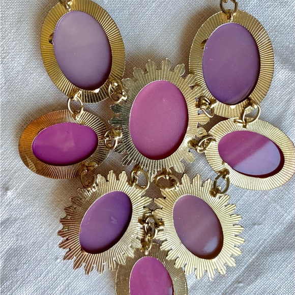 1959s Pink Bib Costume Necklace - Picture 3 of 4